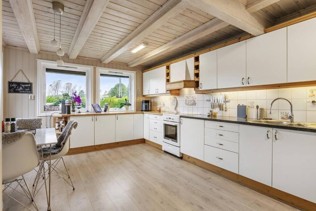 Hyggelig Enebolig Pa Notteroy, Rett Ved Golfbane Villa Екстериор снимка